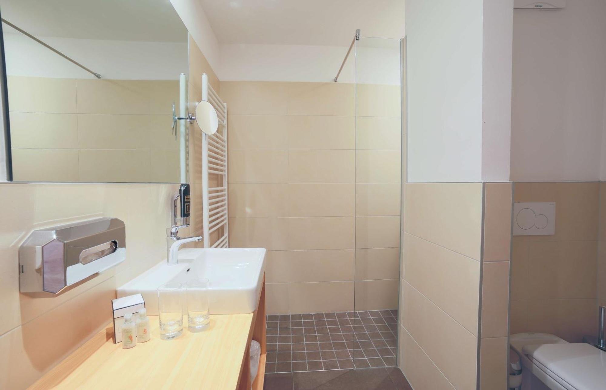 Hotel Bergkristall Mallnitz Bagian luar foto
