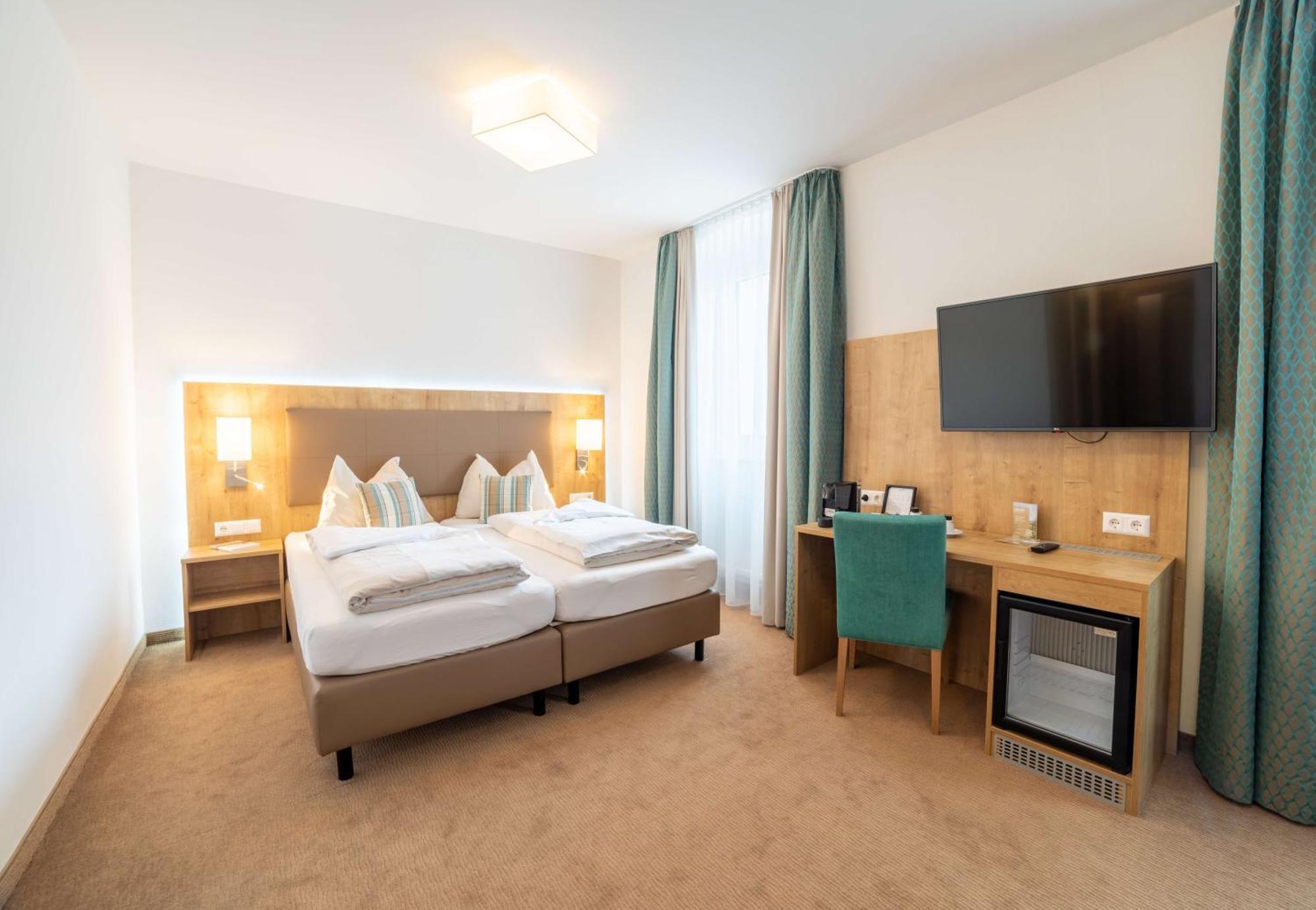 Hotel Bergkristall Mallnitz Bagian luar foto